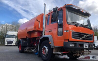 2001 VOLVO ROAD SWEEPER / CAN BE MADE INTO A CHASSIS CAB